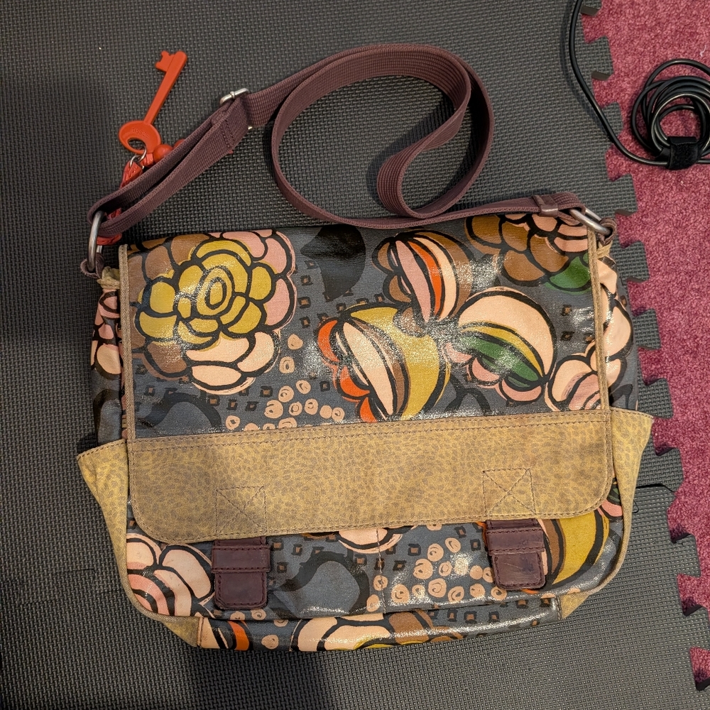 Vintage Y2K 2000s Fossil Crossbody Bag Laptop Bookbag